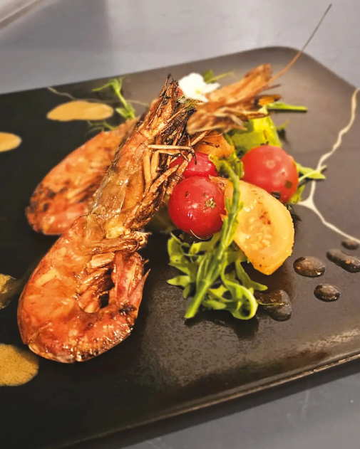 Restaurant Le Cosy à Saint-Pierre-la-Mer, cuisine méditerranéenne de la mer dans un cadre intimiste près de la Méditerranée - bouquet de crevette